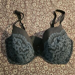 EUC Victoria's Secret 36DDD Bra